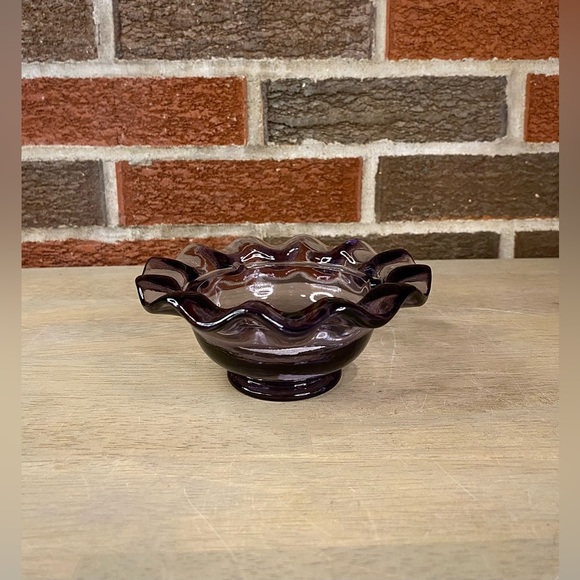 Fenton Fairy Light Very Rare Purple Ruffle Hand Painted Vine & Grapes Signed New - Picture 5 of 13